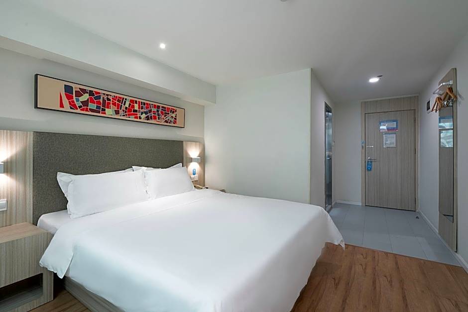 Hanting Hotel Guangzhou Sanyuanli Metro Station