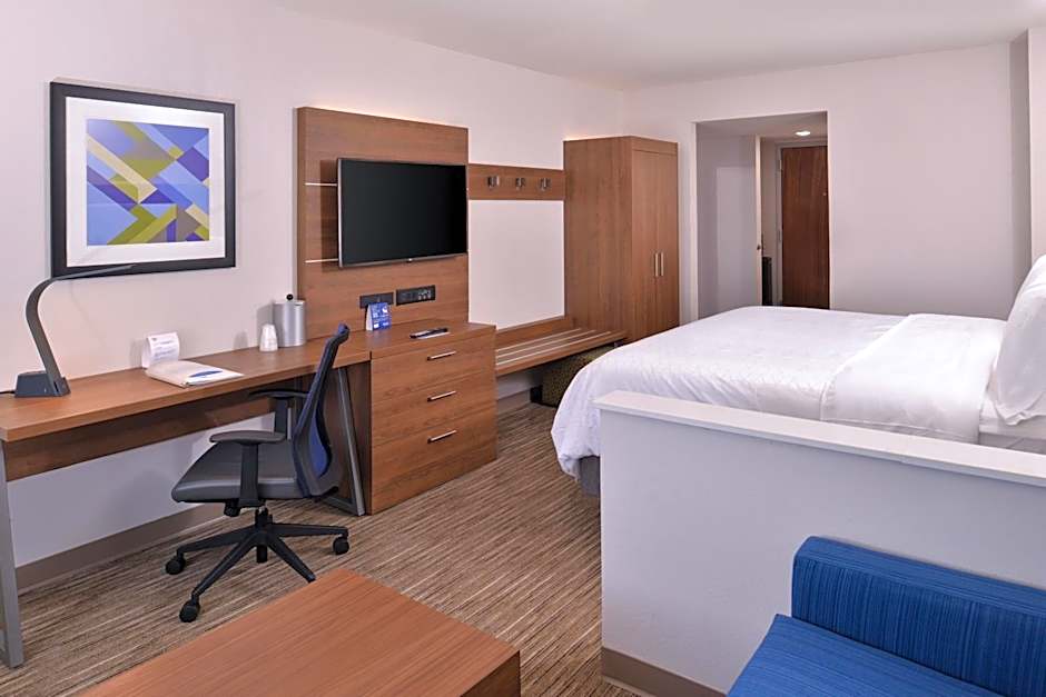 Holiday Inn Express Hotel and Suites Mesquite By IHG