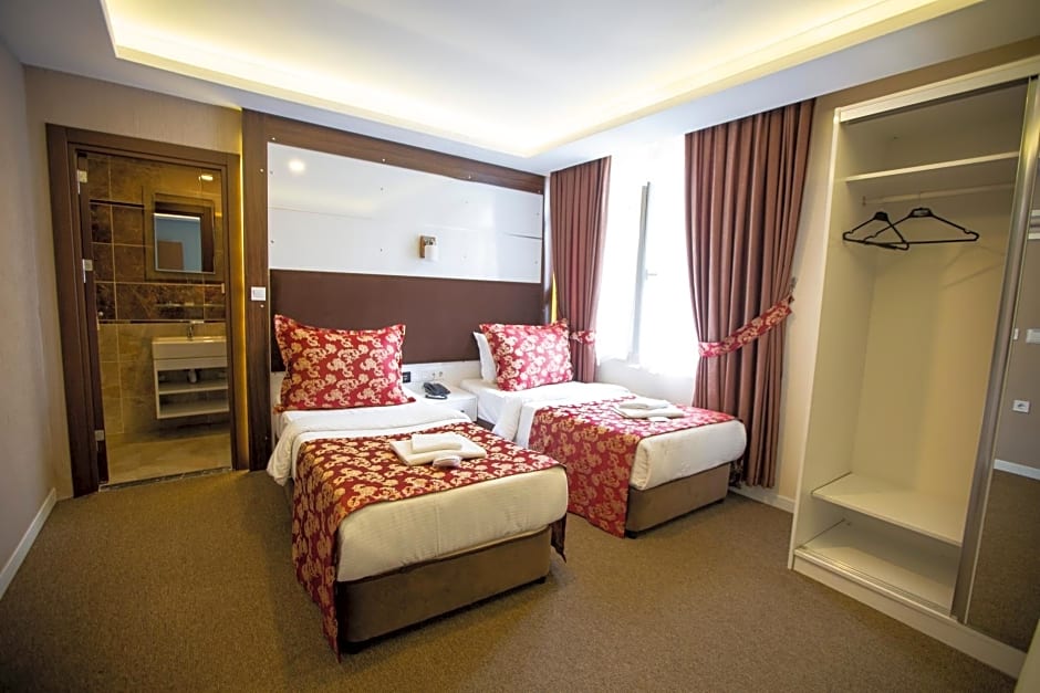 Royal Life Exclusive