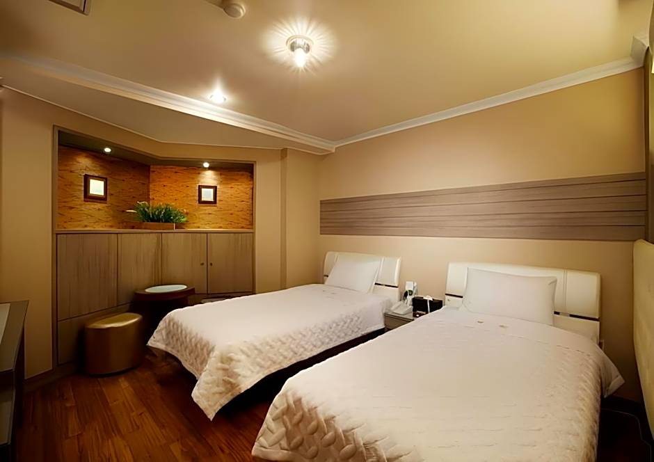 Elin Hotel