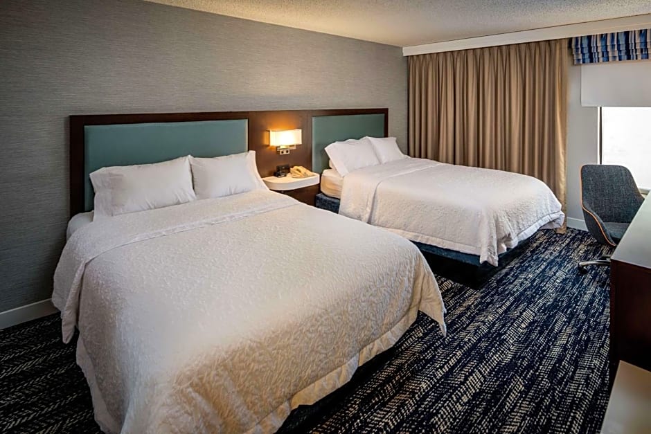 Hampton Inn By Hilton Long Island/Commack