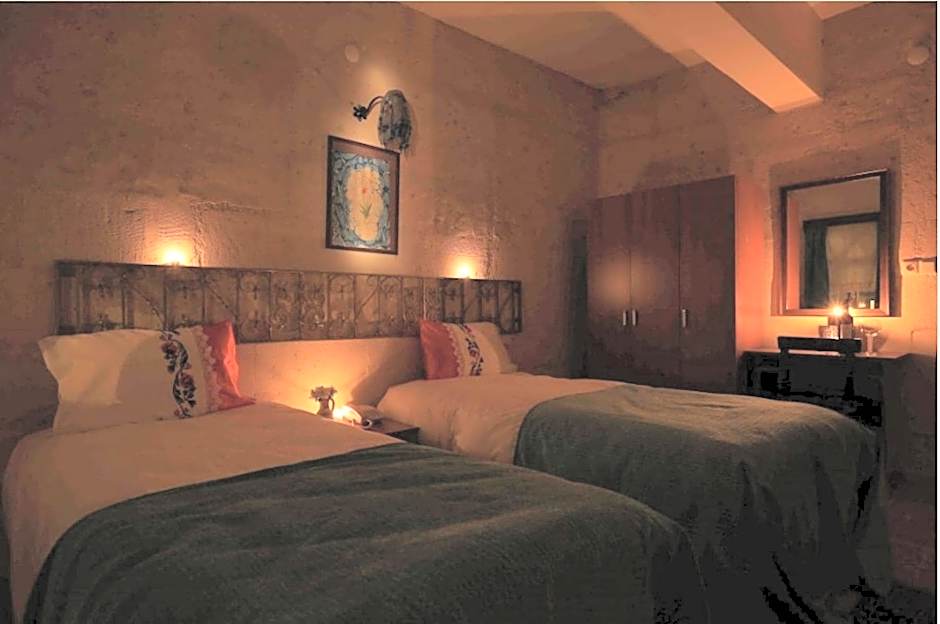 Jerveni Cave Hotel