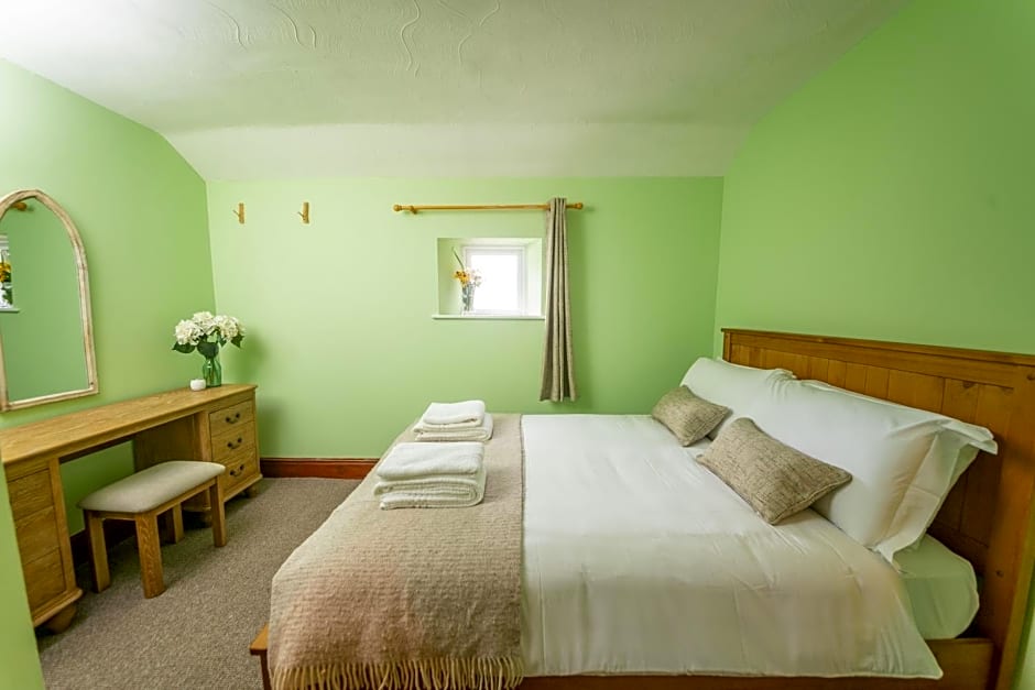 Rising Sun Pub, Restaurant and Rooms