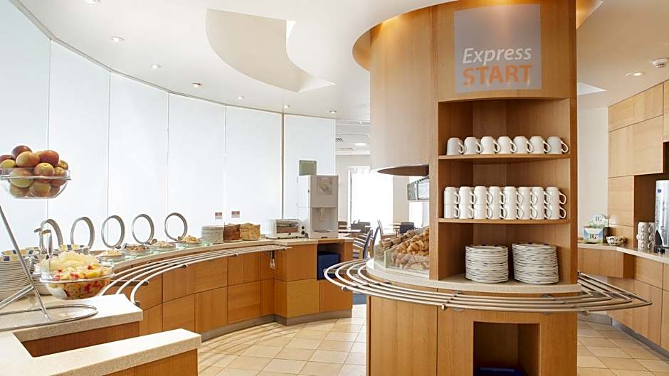 Holiday Inn Express Oxford Kassam Stadium By IHG