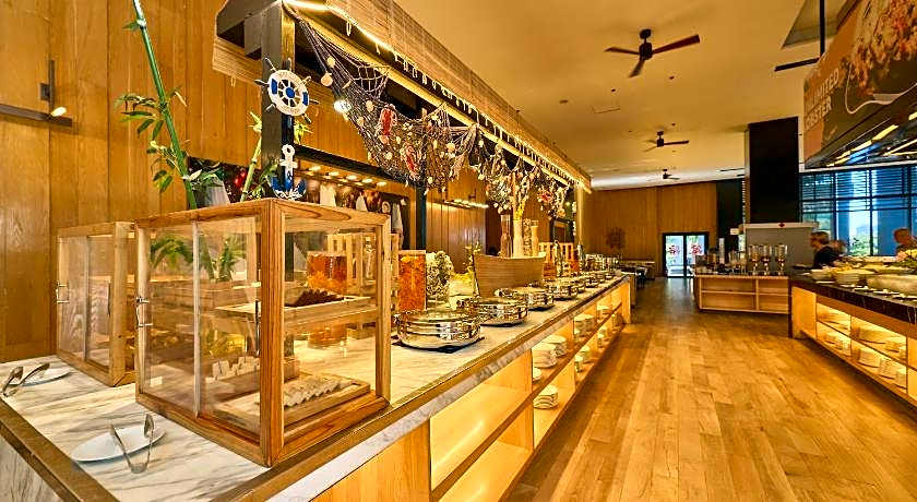 Midori Clark Hotel And Casino