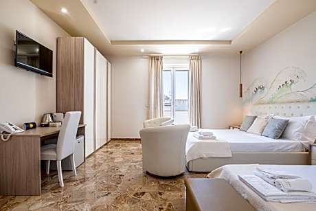 Deluxe Suite with Spa Bath