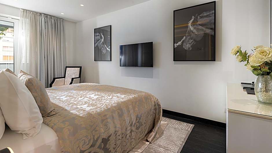 Hotel 9