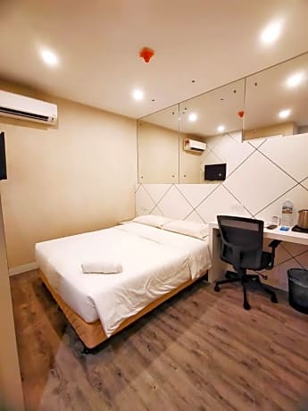 Superior Queen Room (No Window)