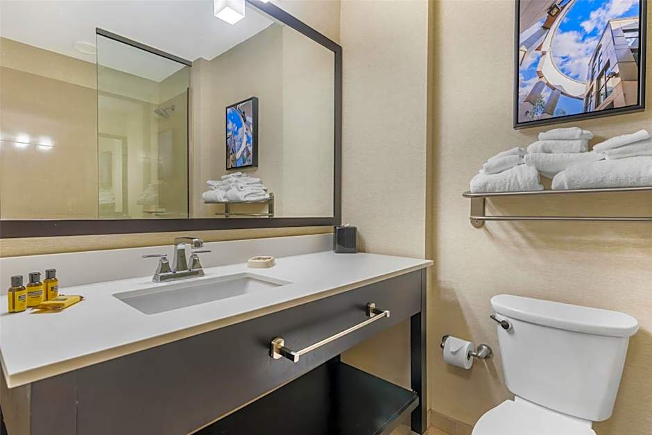Best Western Plus Franciscan Square Inn and Suites Steubenville