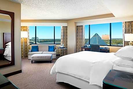 Superior Corner King Room