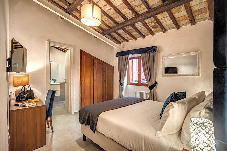 Tritone Top House