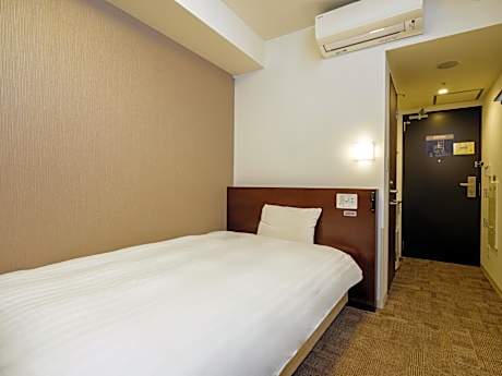 Economy Single Room with Shared Bathroom - Non-Smoking