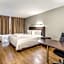 Red Roof PLUS+ Boston - Woburn/Burlington