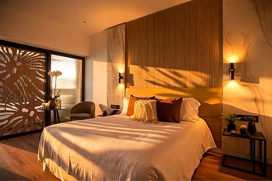 Cavo Maris Beach Hotel