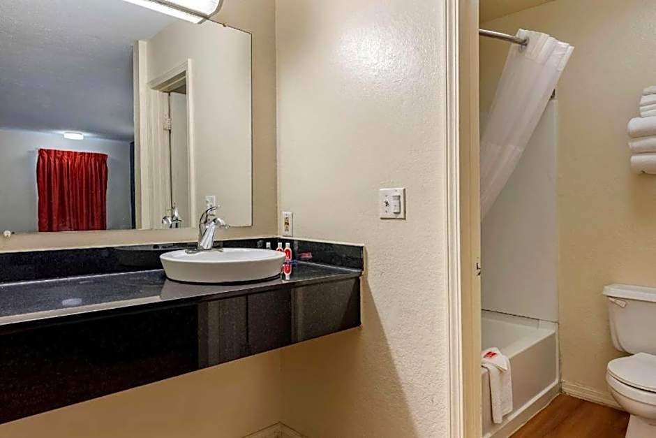 Quality Inn & Suites Columbus West