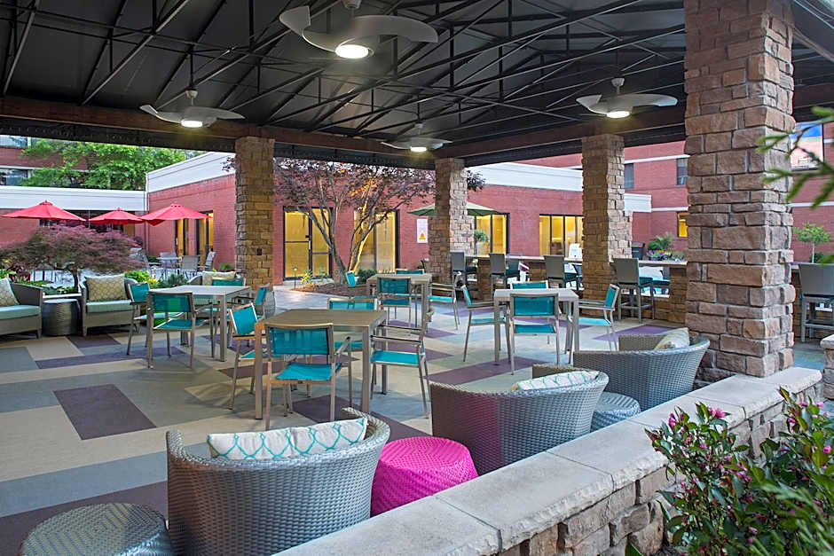 DoubleTree by Hilton Akron Fairlawn