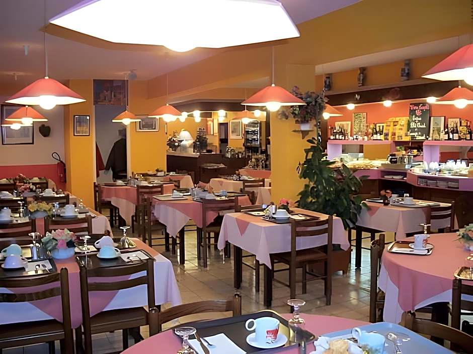 Brit Hotel Essentiel Moulins Avermes