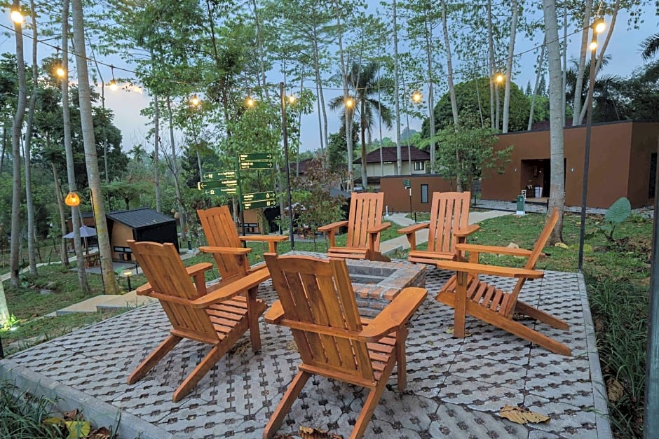 Bobocabin The Tavia, Puncak