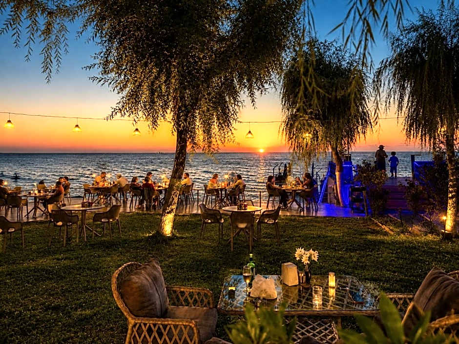 Grand Koru Hotel Beach