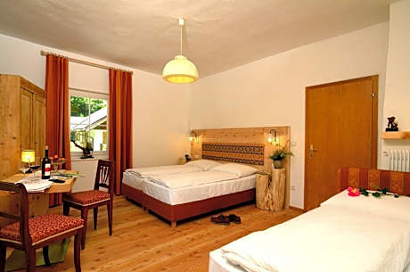 Comfort Triple Room with Shower