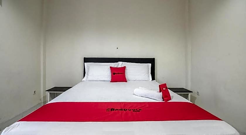 RedDoorz Syariah near Jamtos Jambi