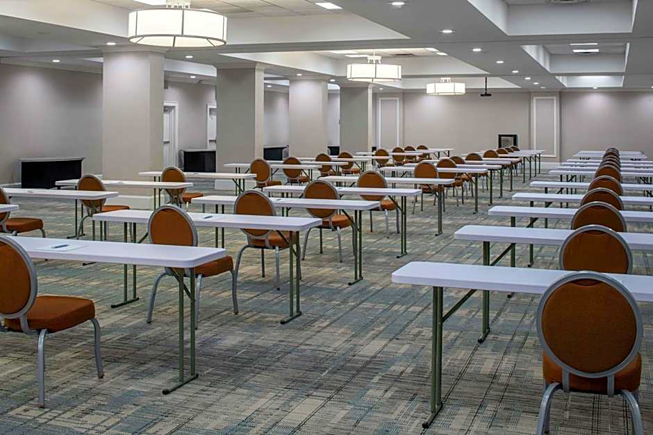 Four Points by Sheraton Suites Tampa Airport Westshore