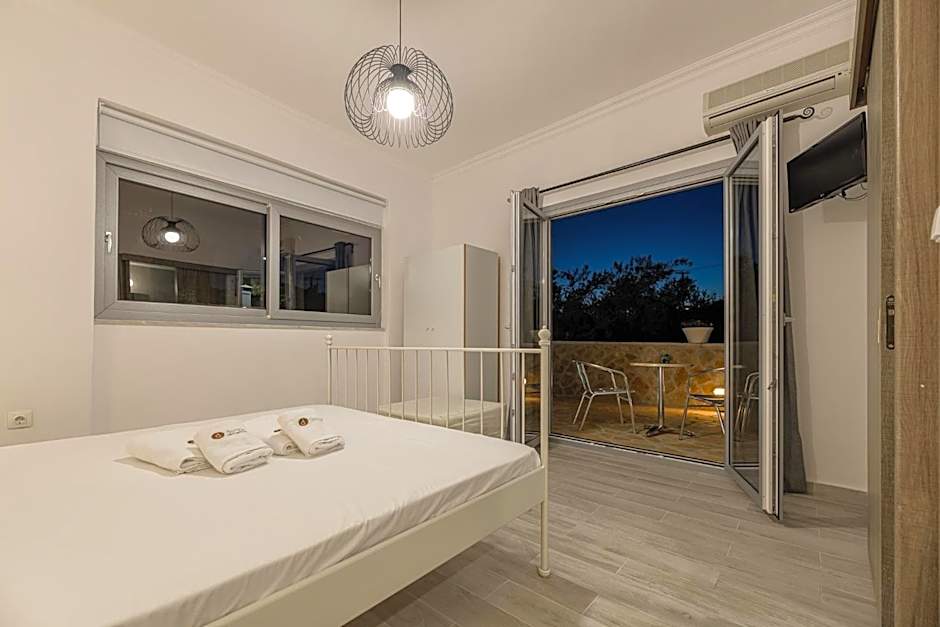 Denise Studios and Apartments