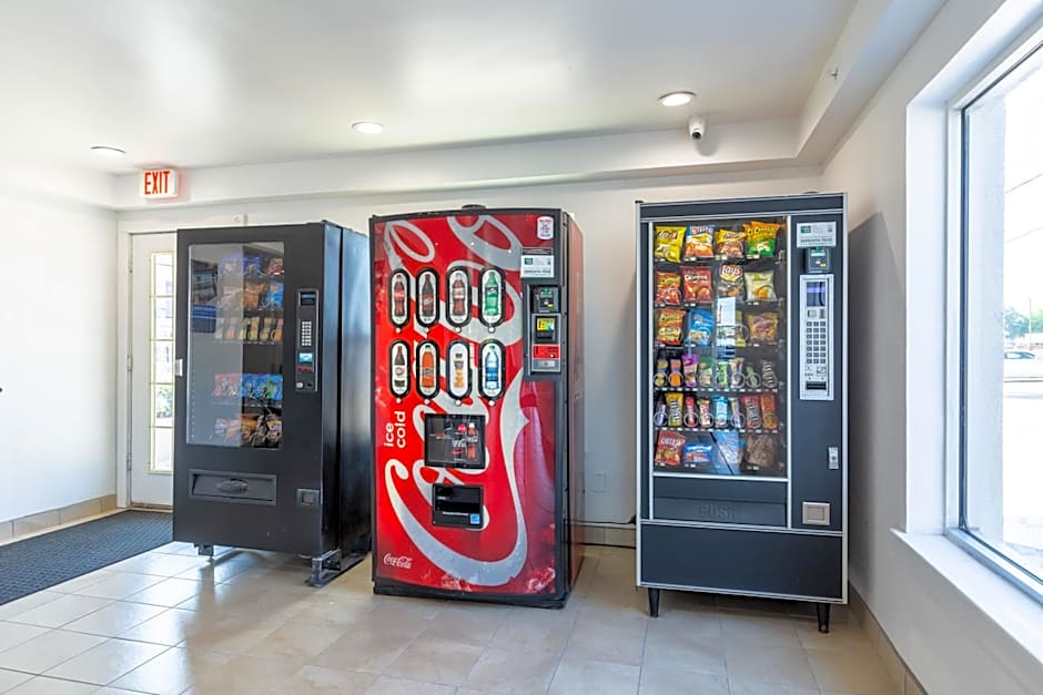 Studio 6-Bryan, TX - University Area