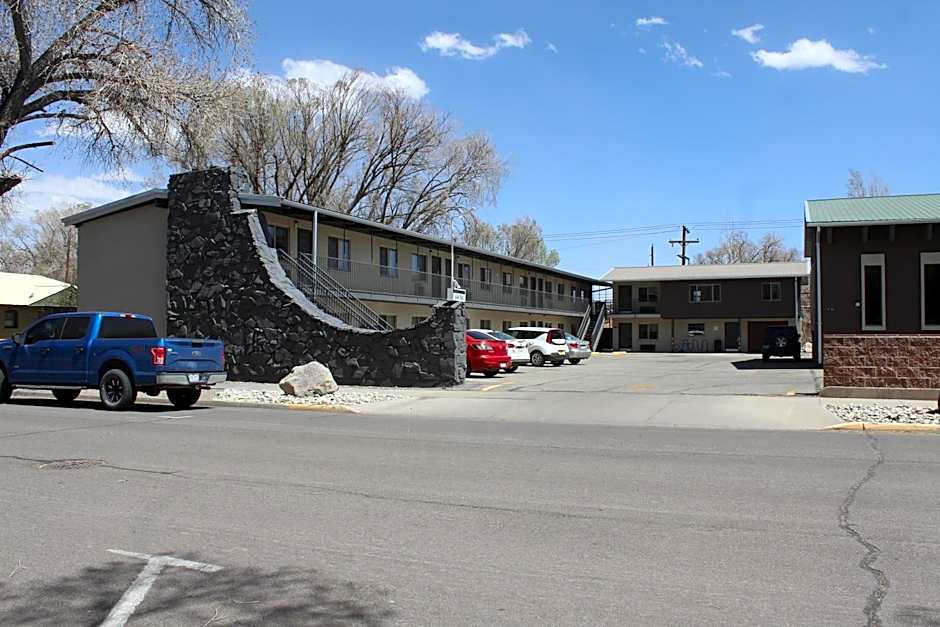 Bell & Main Alamosa Studio Suite-Walking distance to downtown