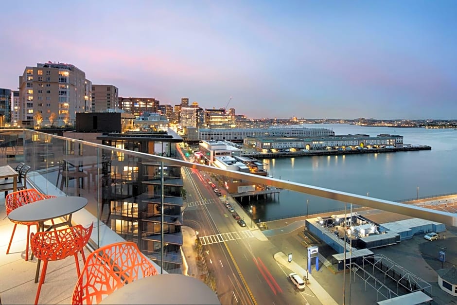 Hyatt Place Boston/Seaport District