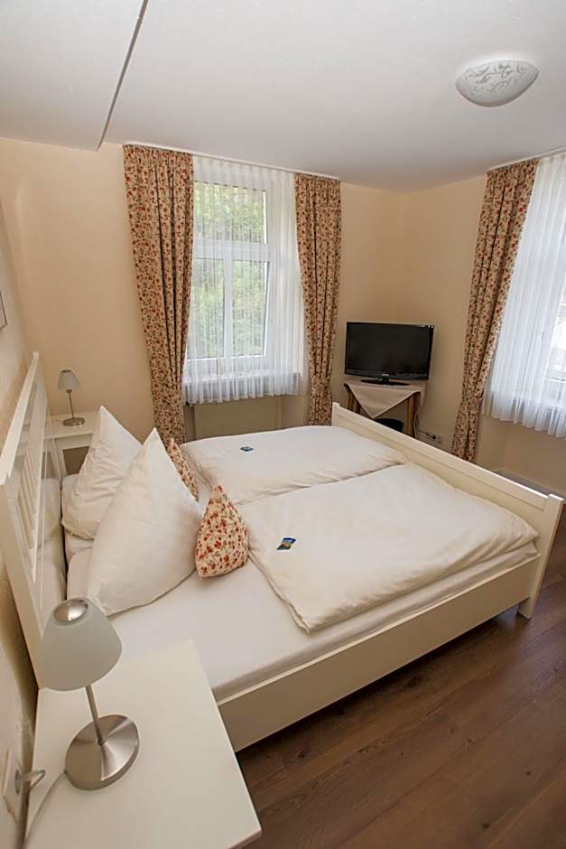 Moselland Hotel im Enderttal Zum Onkel Willi