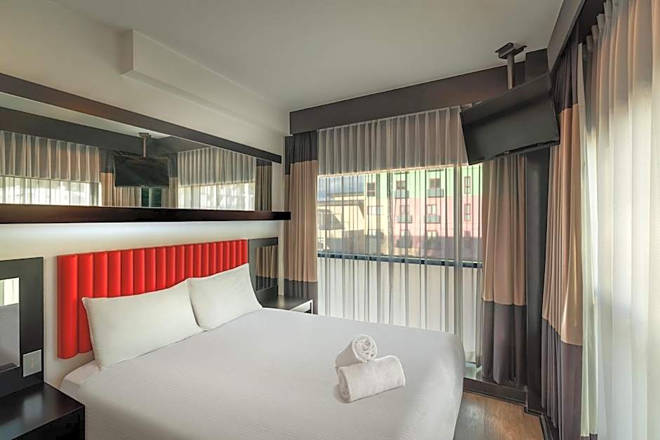 Essence Hotel Carlton