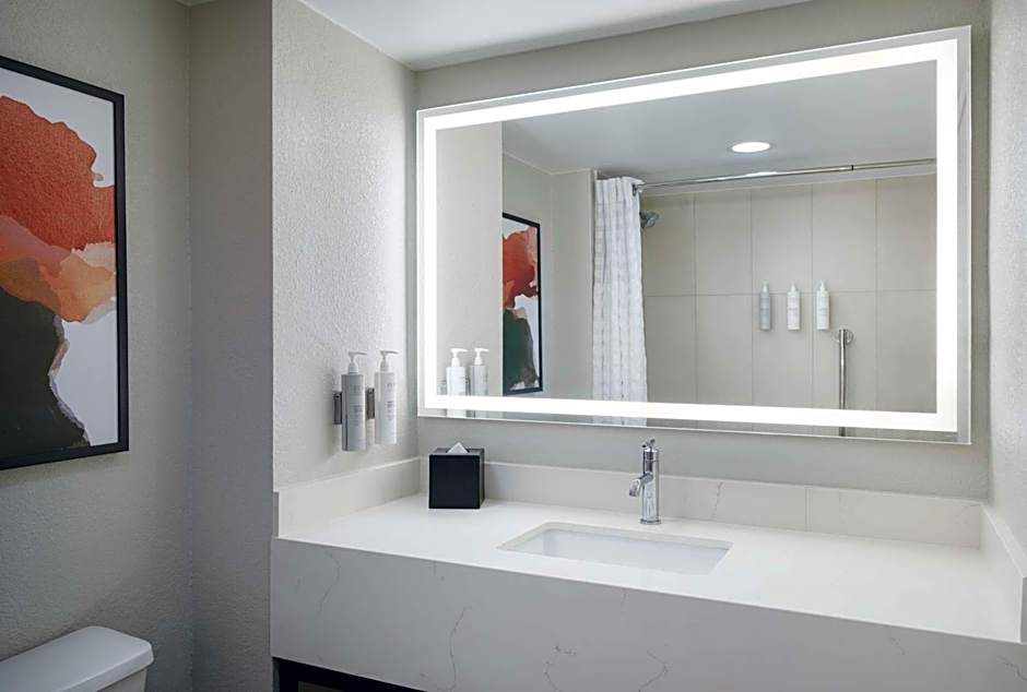 Embassy Suites By Hilton Hotel Memphis