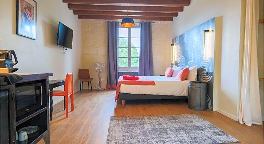 Le Chateau de Candes, sa Tour et ses Suites.