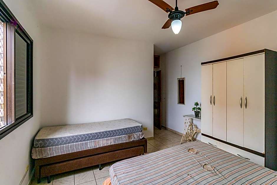 Apto com bela vista a 100m da Praia da Guilhermina