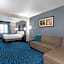 La Quinta Inn & Suites by Wyndham Peru Starved Rock St Park 