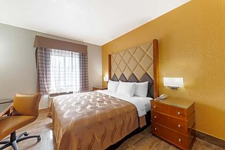 Queen Room with Bathtub - Disability Access/Non-Smoking - Exterior Hall