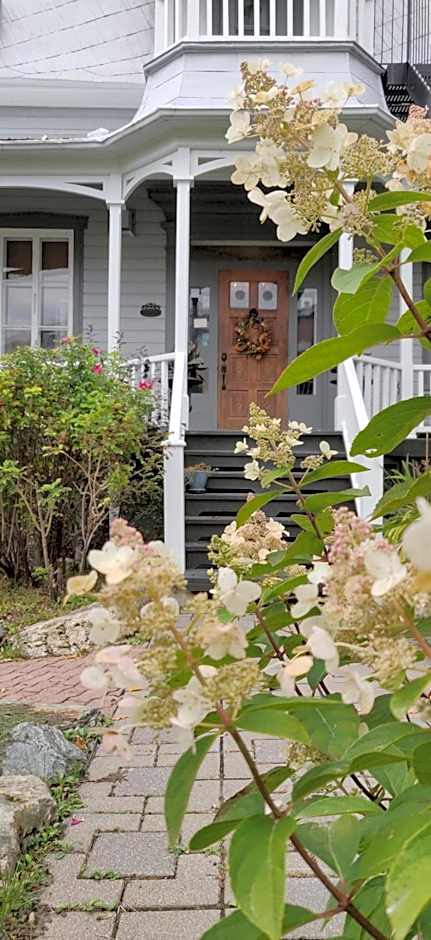 Au Vieux Presbytère De Saint-Léon
