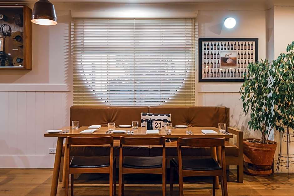 Western Gateway Motel and Apartments