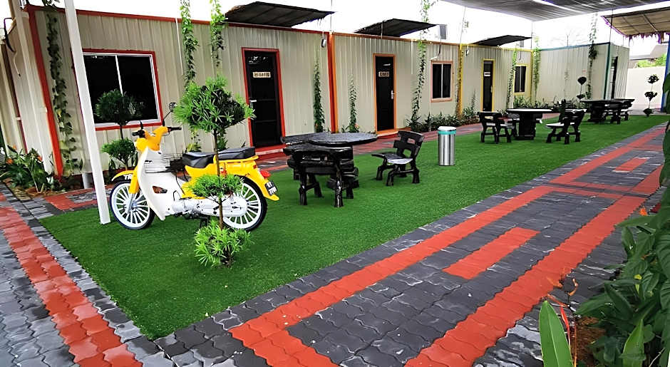 OYO 44099 Tt Dorf Hotel