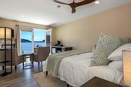 Superior King Room with Sea View