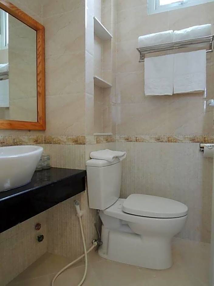 Yen Nam Hotel Nguyen Trong Tuyen