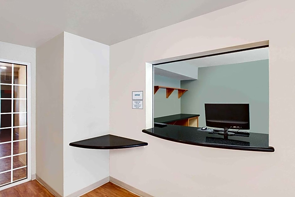 WoodSpring Suites Lake Charles