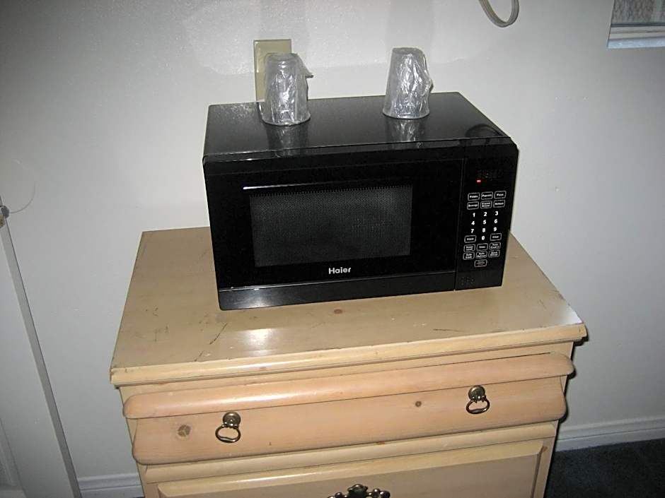 Walls Motel Long Beach