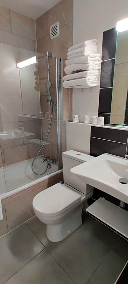 Logis Hôtel Les Bleuets