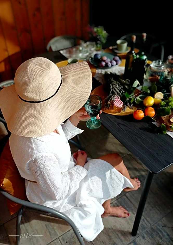 Kwitnące Jabłonie. Całoroczne Domki Wypoczynkowe