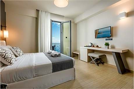 Double or Twin Room with Sea View