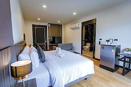 Standard Single Room with Mountain View