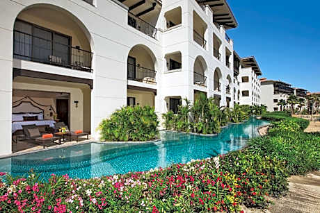 Preferred Club Junior Suite Swimout with Two Double Beds