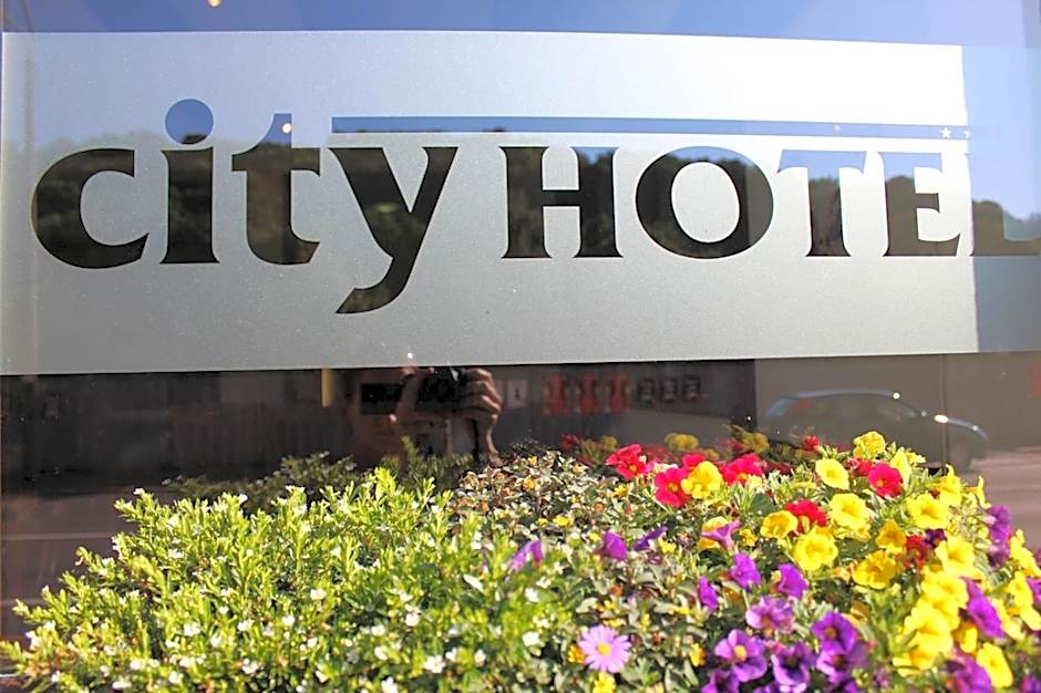 City Hotel